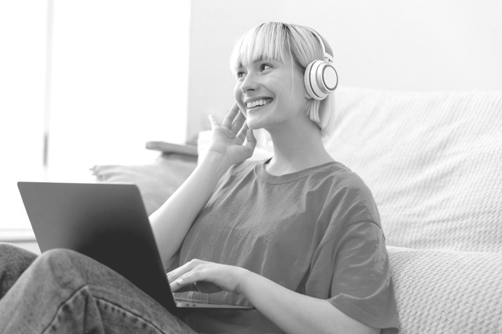 Professional workspace showing collaborative learning environment for internet entrepreneurship education